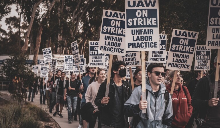 Grevistas da United Auto Workers, central sindical da indústria automobilística americana